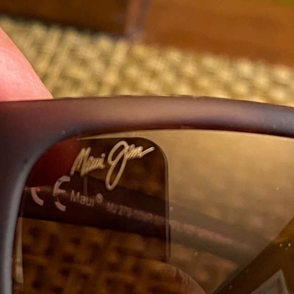 Authentic Maui Jim polarize unisex shades main image 16